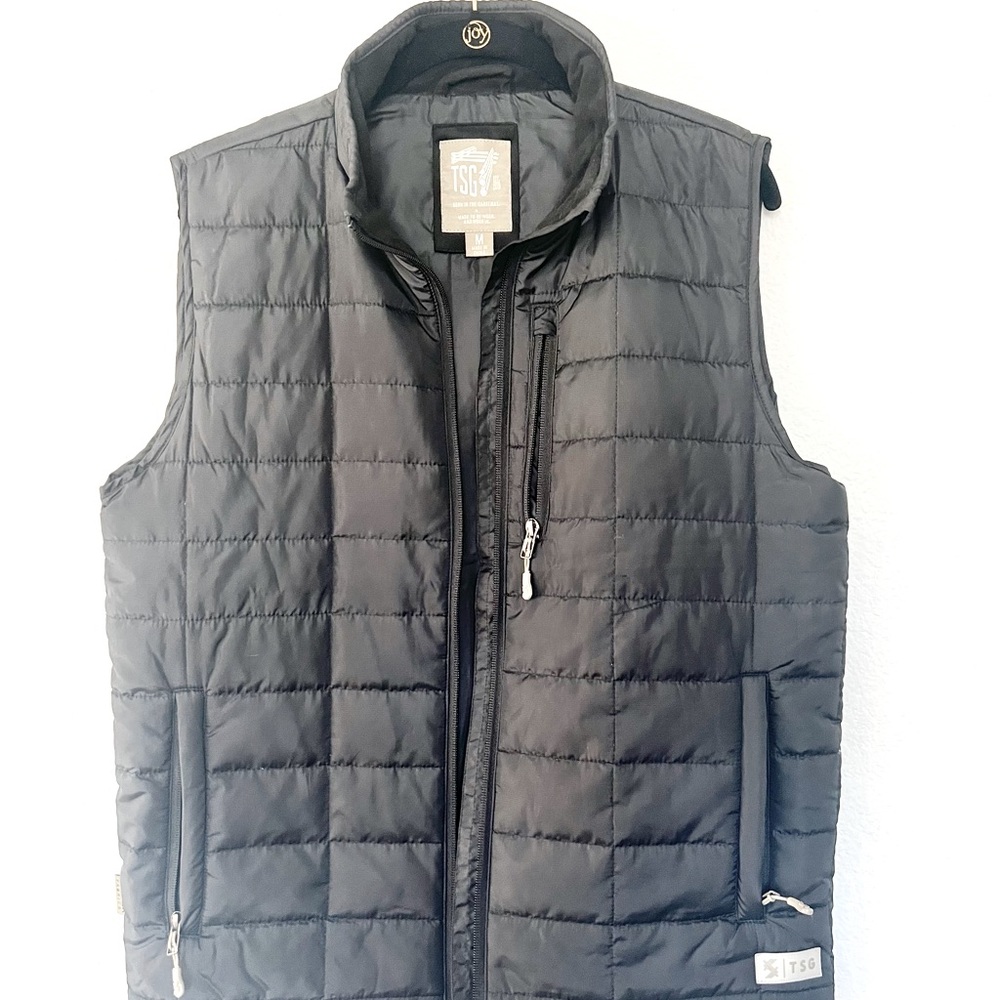 The Sporting Gent Medium Black Midseason Quilted Vest for Hiking Hunting Sports